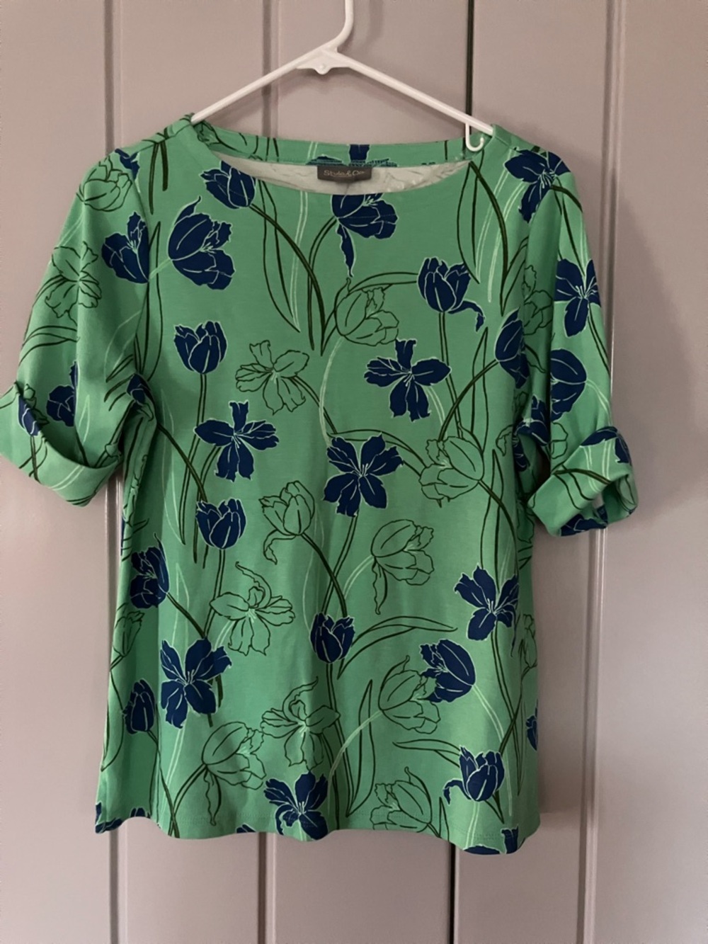 Style & Co. Mint Green Floral Short Sleeve Blouse with Navy Blooms